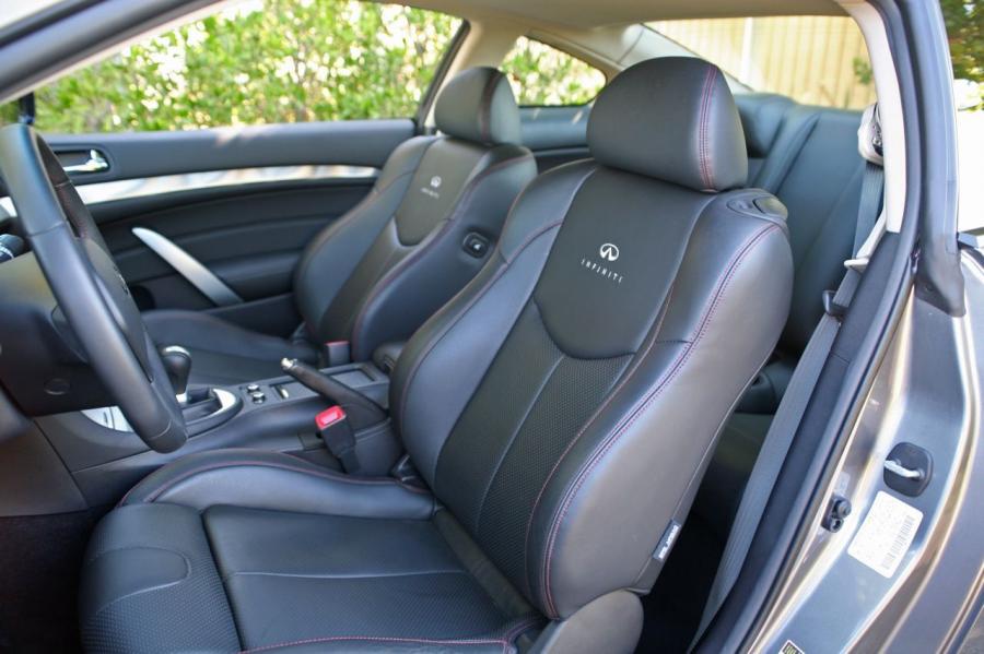  Infiniti G37 IPL Coupe 2011 года  (фото 19 из 51)